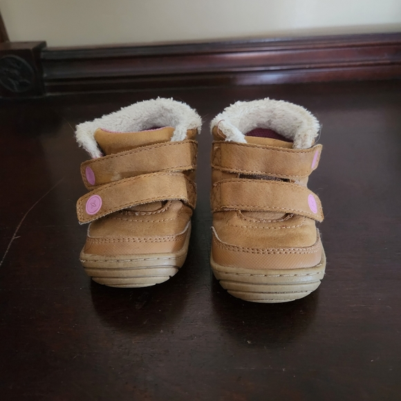 Surprise Winter Boots with Fleece Trim - Size 3 - Picture 2 of 6